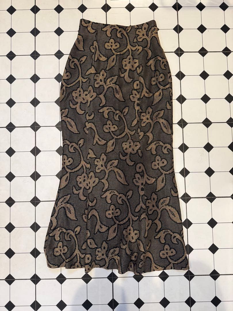 【美品】todayful ジャガードリーフペンシルスカート