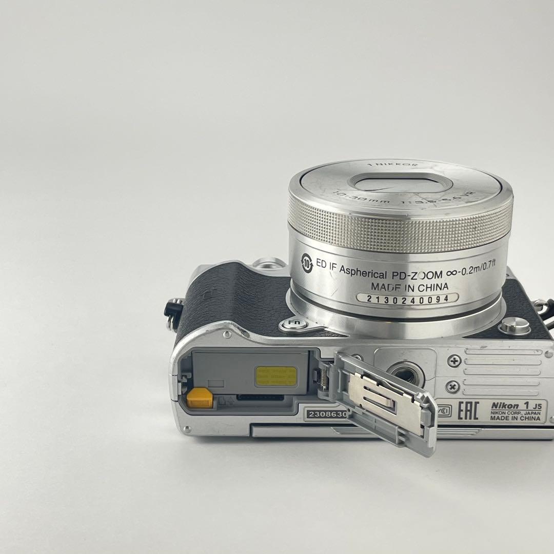 【良品・返品保証】Nikon1 J5シルバー 標準ズームレンズキット