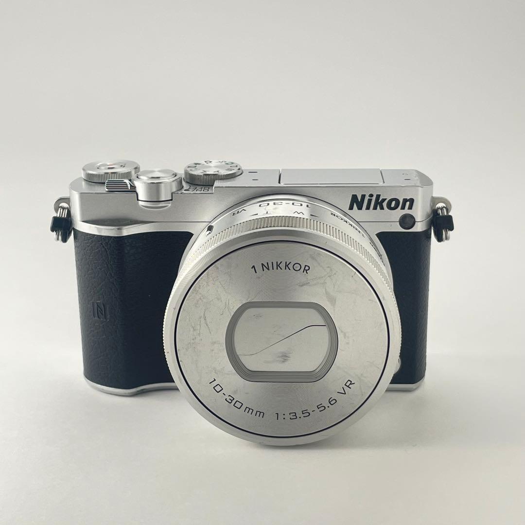 【良品・返品保証】Nikon1 J5シルバー 標準ズームレンズキット