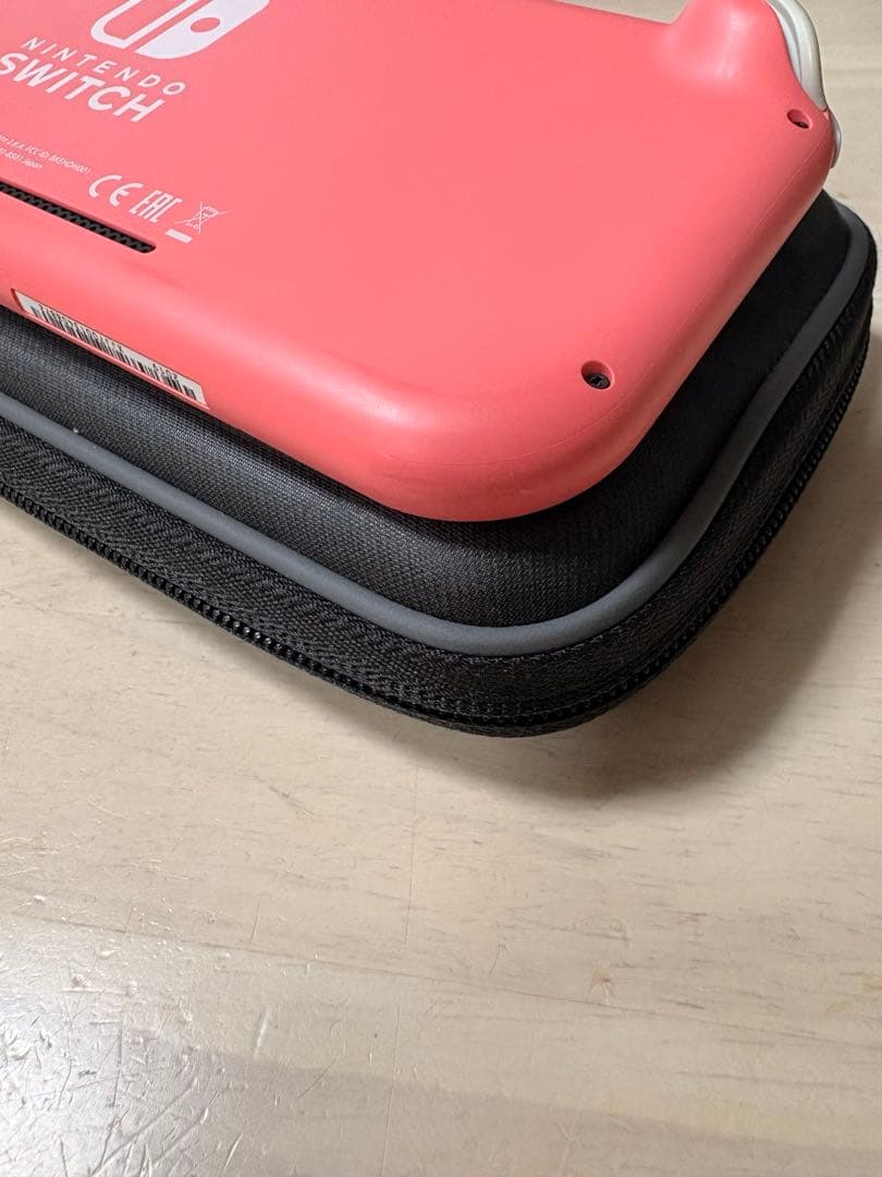 【中古】Nintendo Switch lite コーラル 本体 専用ケース付き
