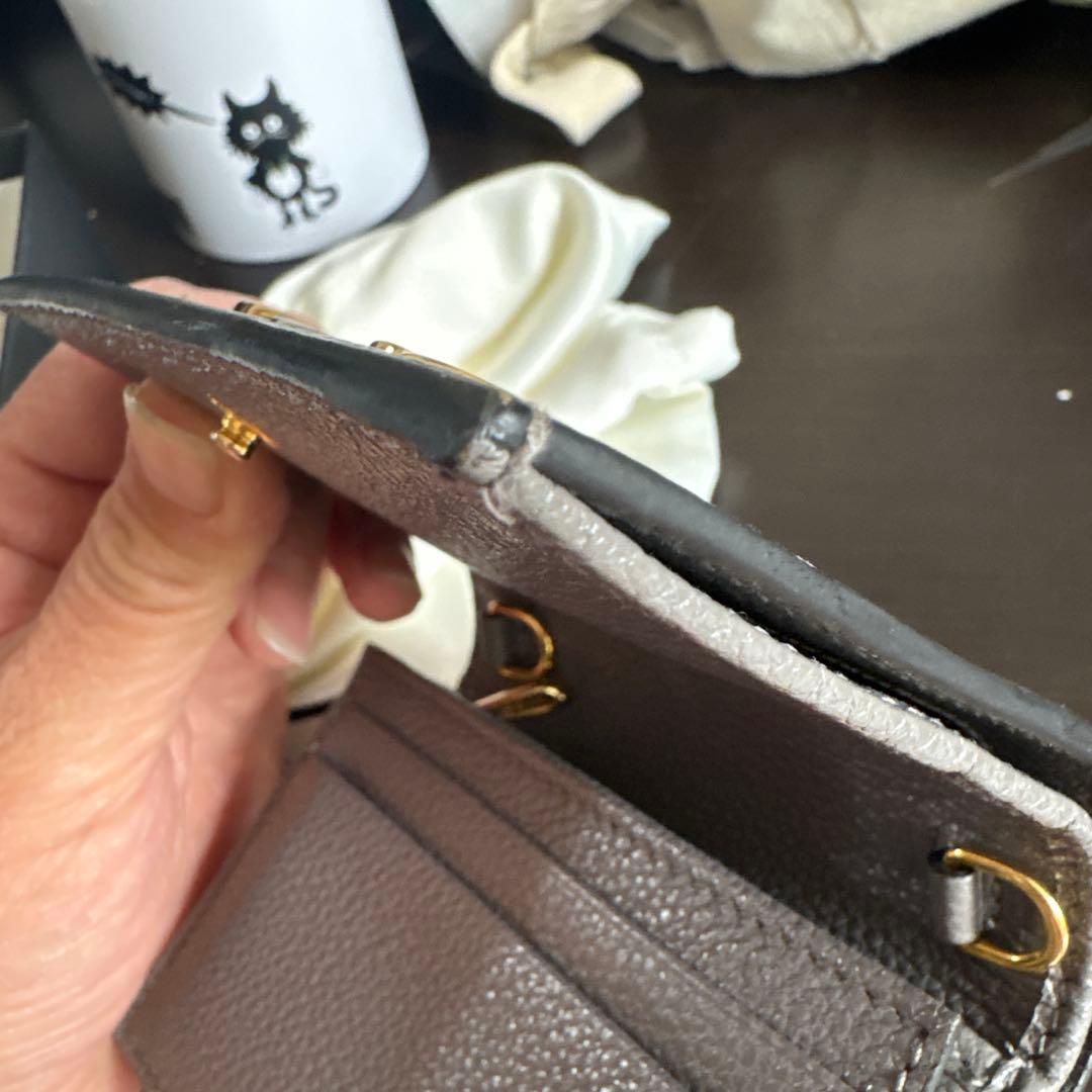 GUCCI グレー 二つ折り財布 GGロゴ
