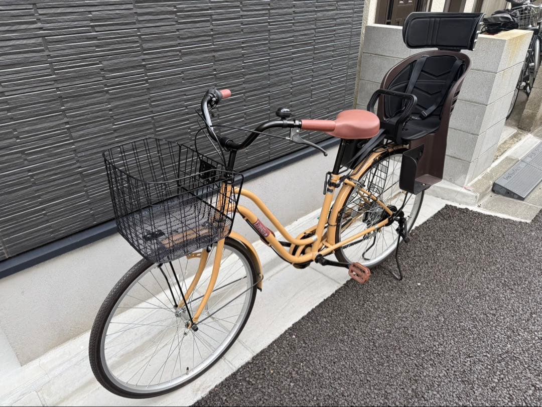 ベージュ シティサイクル 26インチ チャイルドシート付き
