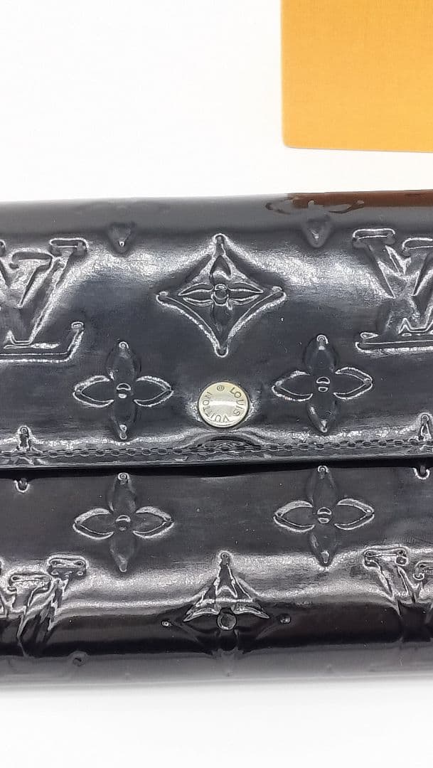 LOUIS VUITTON ブラック エナメルモノグラム二つ折り財布