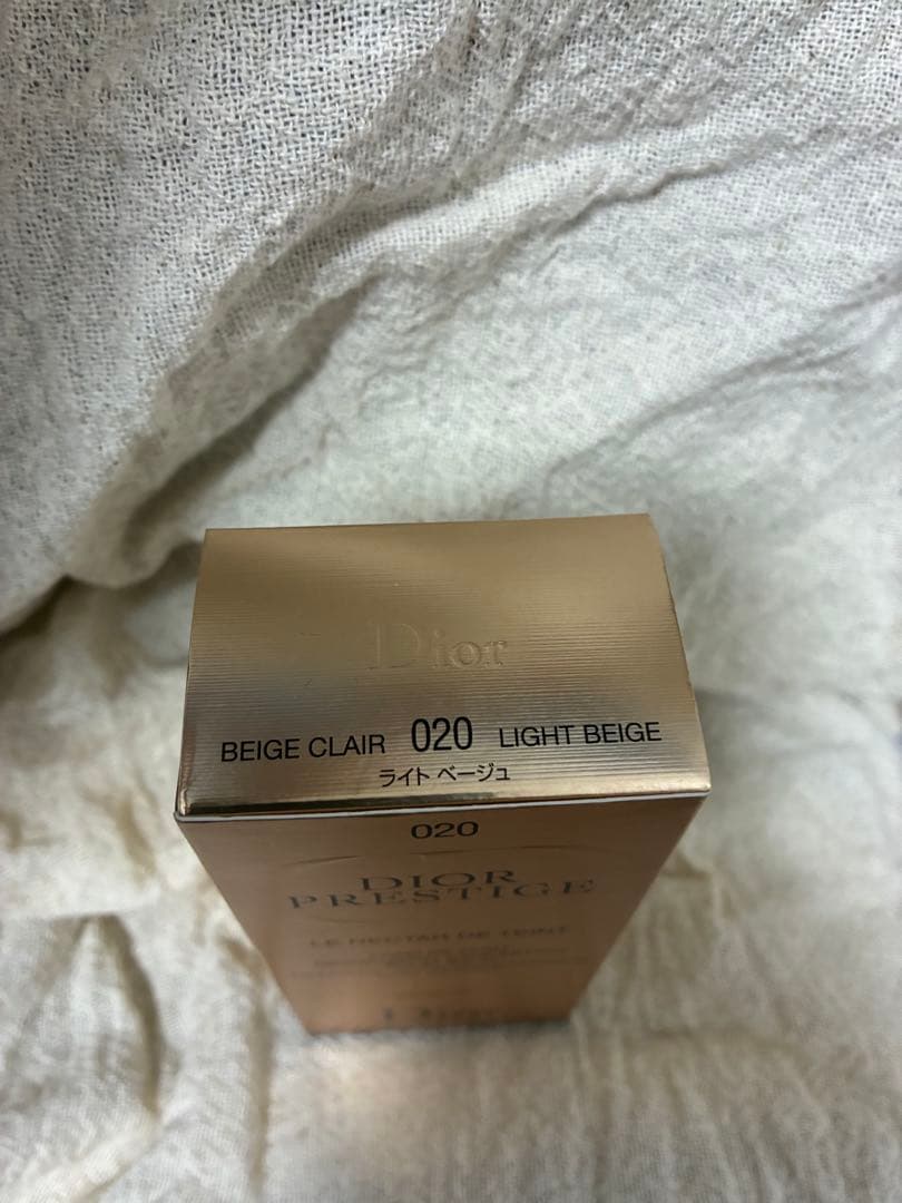 未使用品 Dior プレステージ ル ネクター ドゥタン020