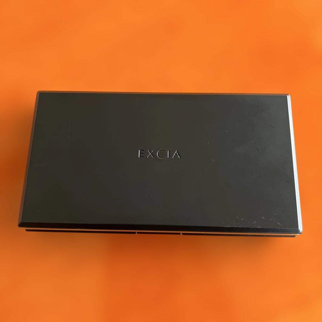 EXCIA ラディグロウ パウダーファンデーション