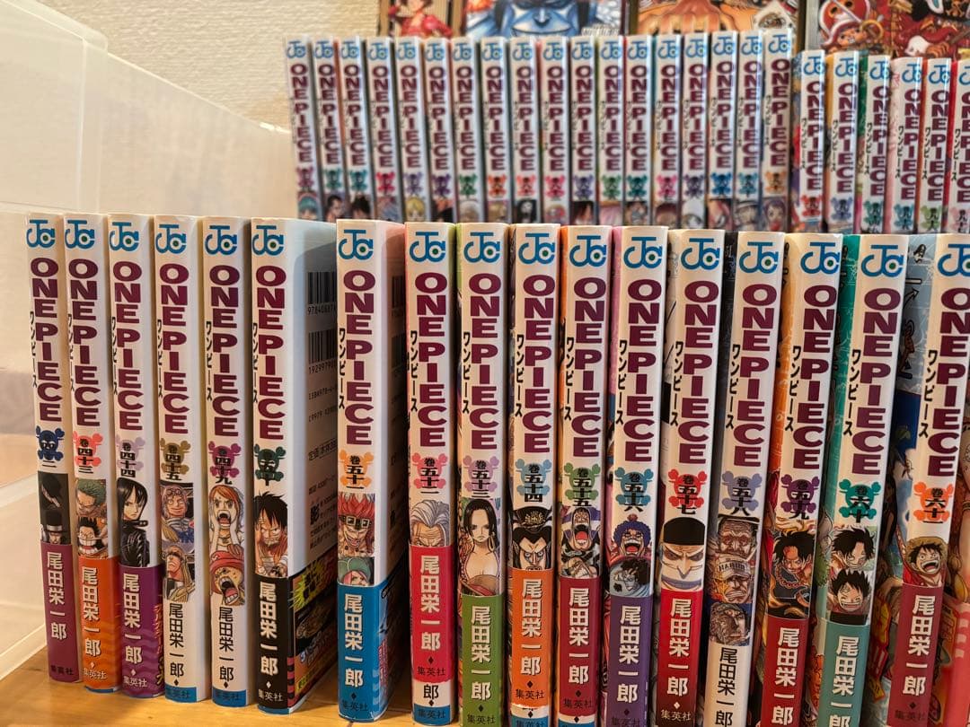 【中古品美品】ワンピース　42巻〜45巻、49巻〜111巻➕劇場限定版4冊付