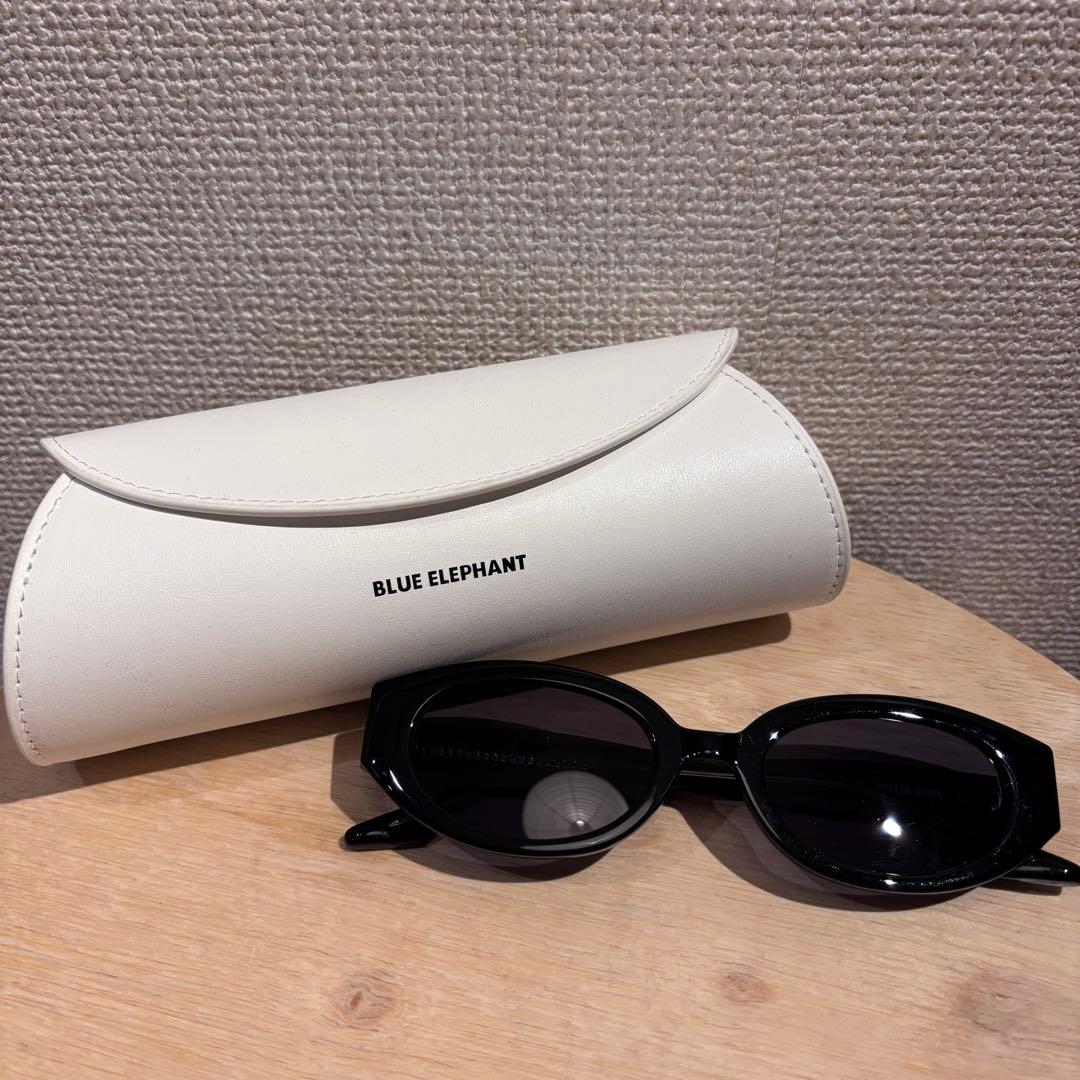 BLUE ELEPHANT RAFFIA black サングラス