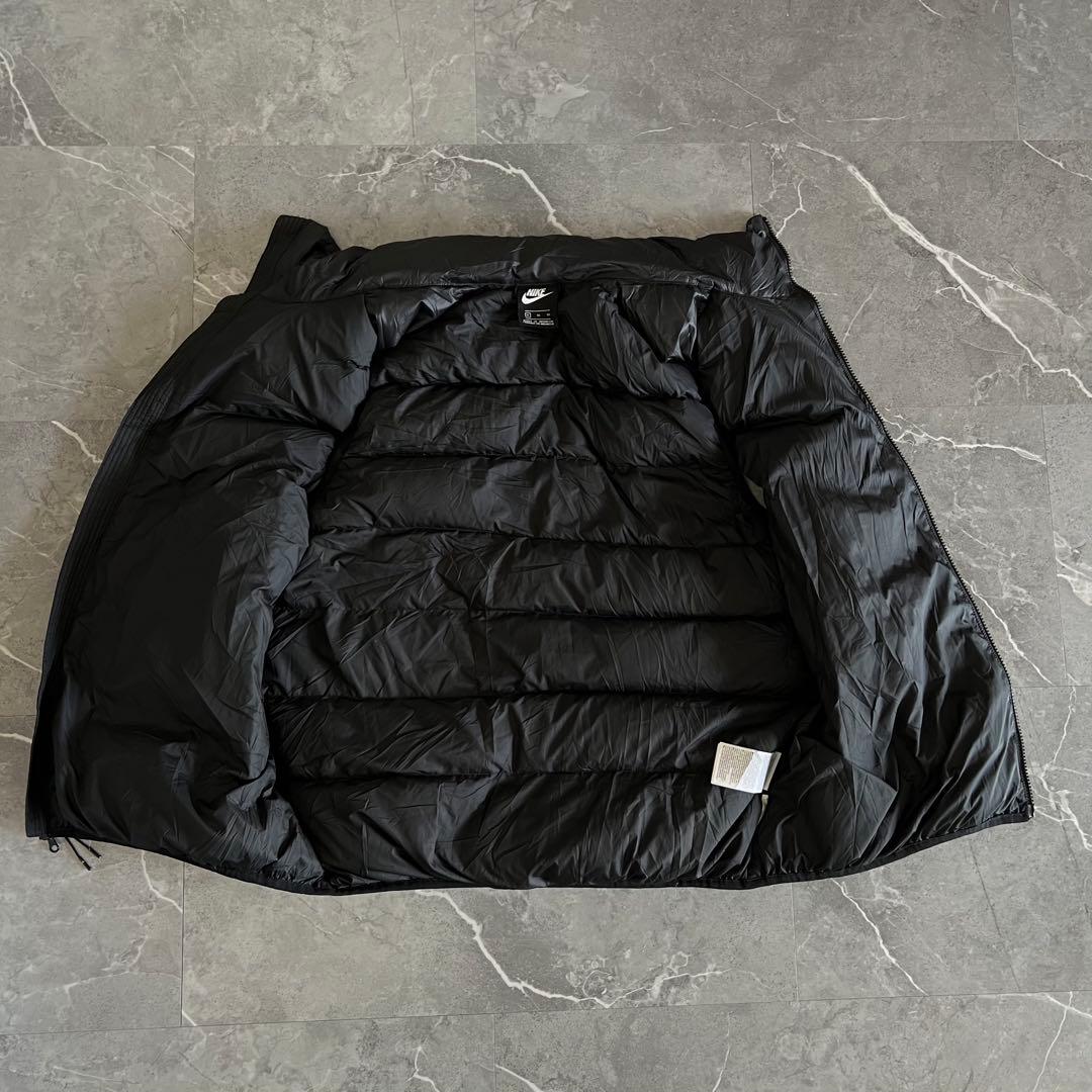 NIKE ブラック ダウンベスト スウォッシ　ワンポイントロゴ　肉厚　XL