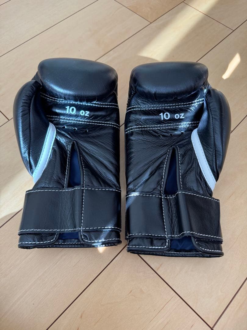 Winning ボクシンググローブ 10 oz ブラック