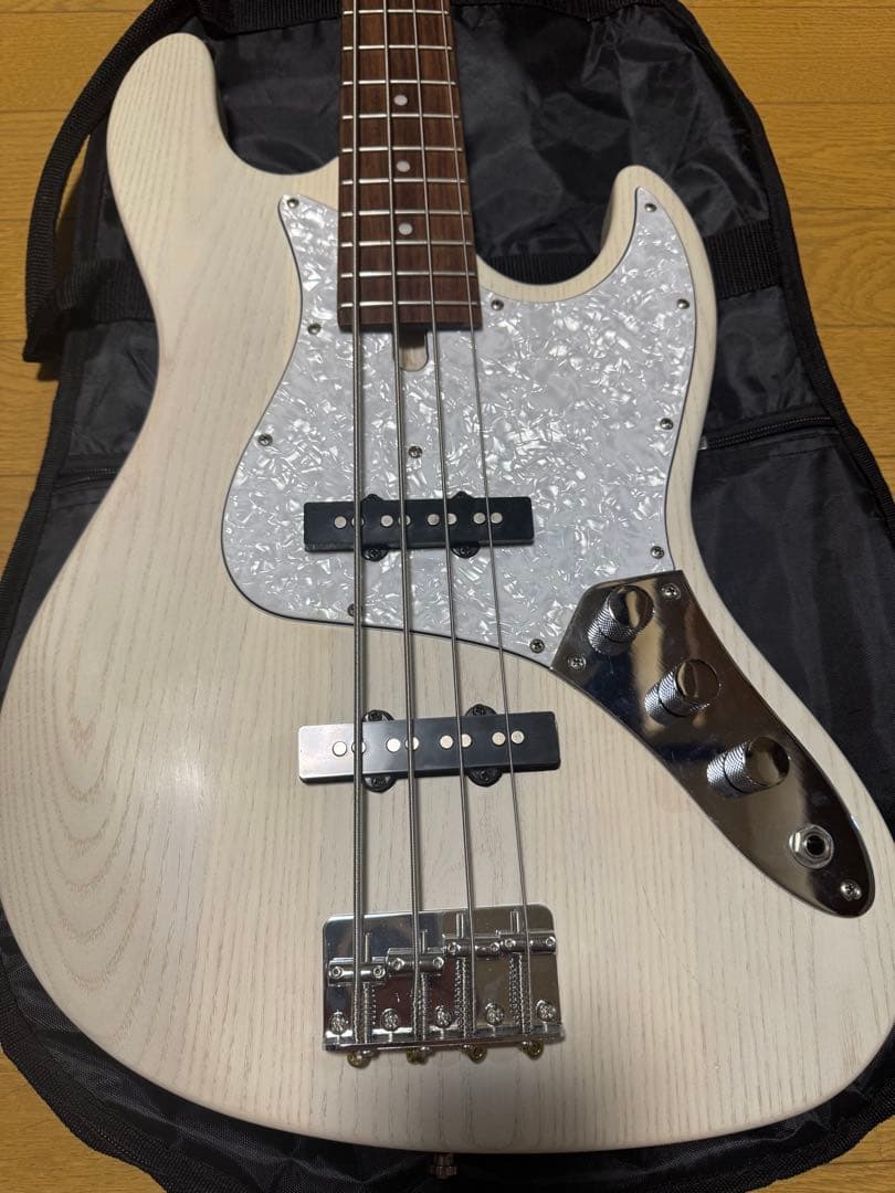 Bacchus　エレキベース　WJB-400R ASH WH-SM