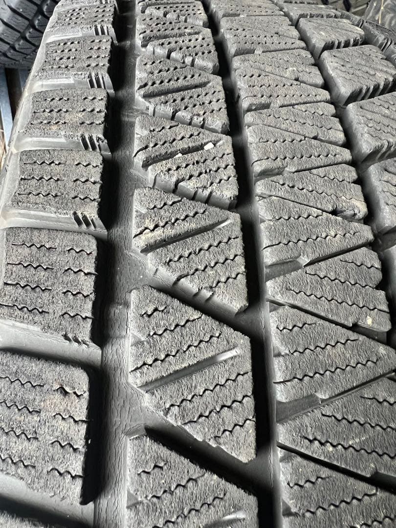 ☆バリ溝☆ブリヂストン ブリザック DM-V3 265/70R17 4本