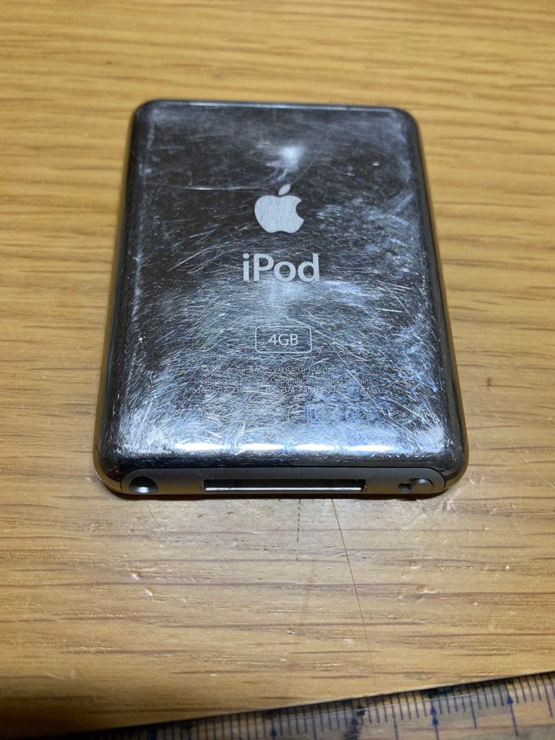 iPod nano シルバー 4GB 第3世代 動作確認済 ナノ ケーブル付き