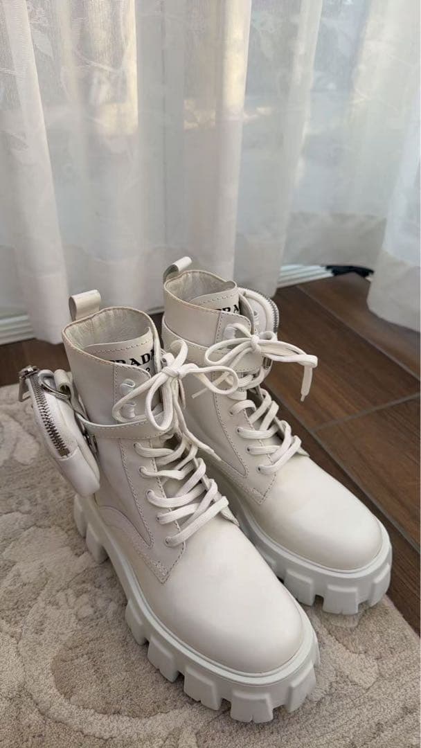 PRADA プラダ　モノリス　ホワイトブーツ サイドポケット付き36.5