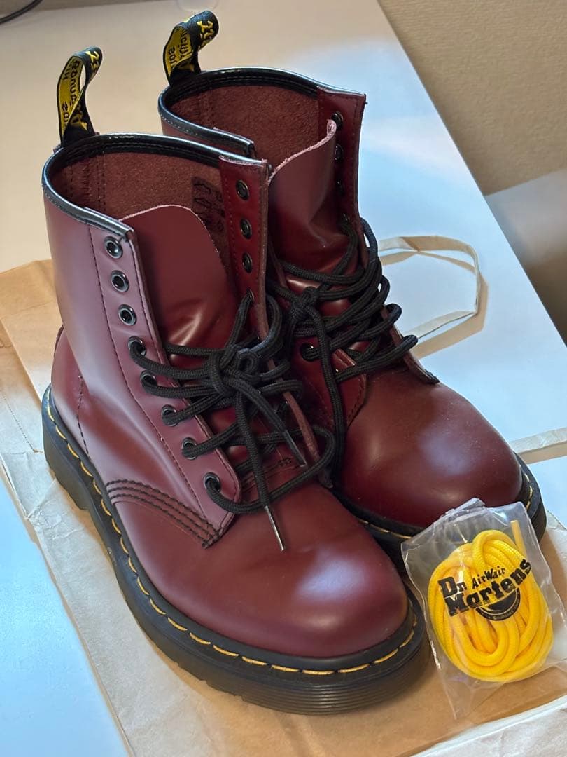 定価約3万【1460】 替紐付DR.MARTENS 8ホール UK3