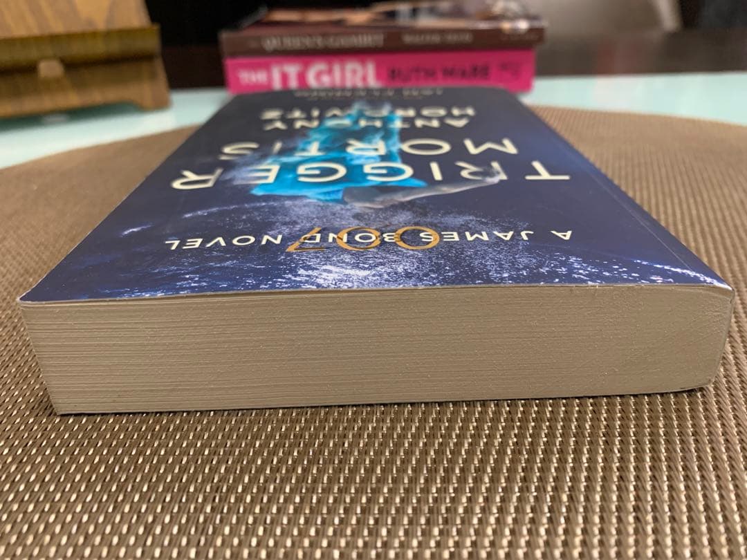 2冊　A JAMES BOND NOVEL 007 SERIES