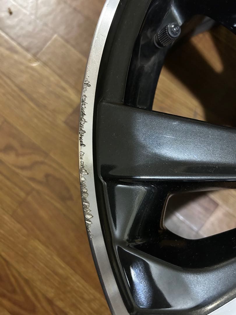 スバルレヴォーグVN系　純正18インチアルミホイール