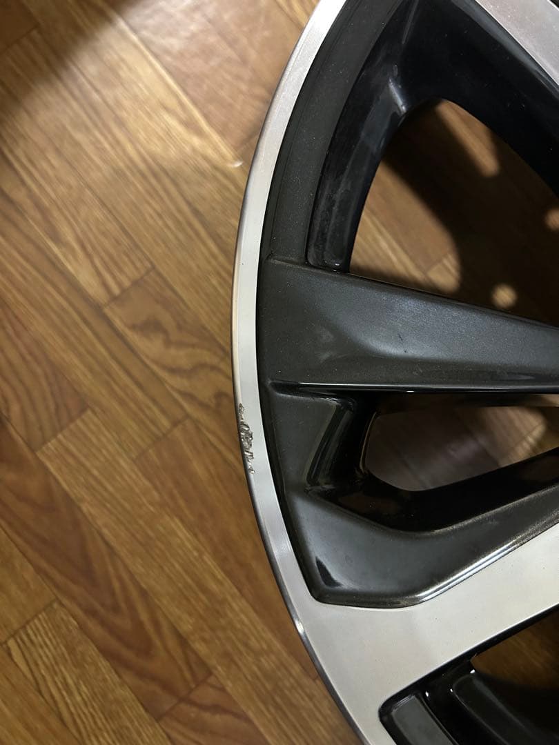 スバルレヴォーグVN系　純正18インチアルミホイール