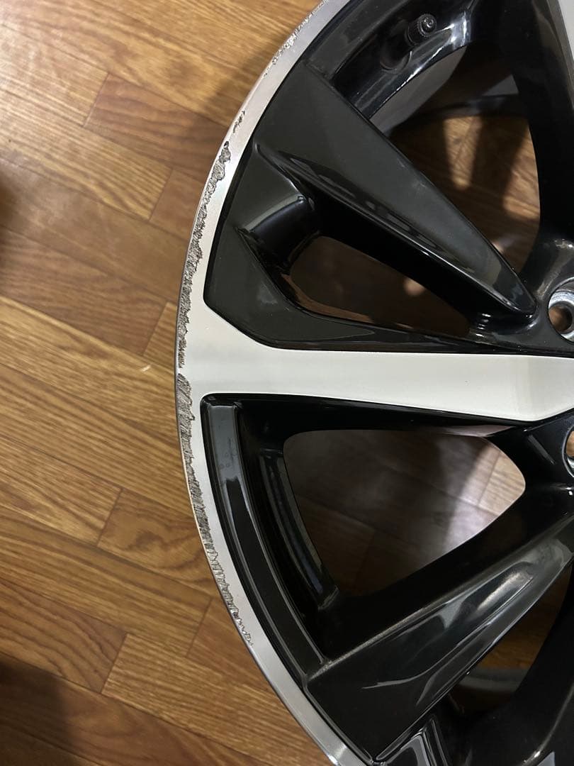 スバルレヴォーグVN系　純正18インチアルミホイール