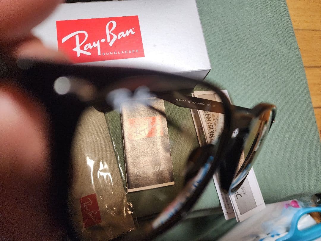 か*よ様 美品です！Ray-Ban サングラス4258F