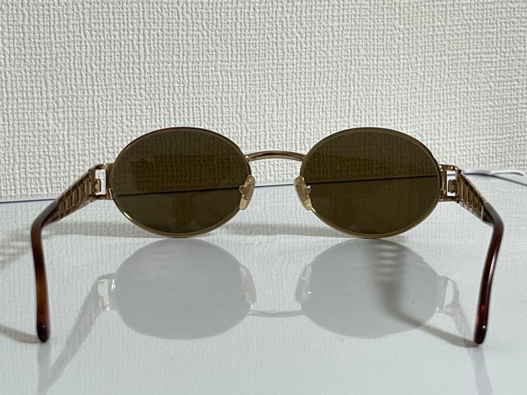 FENDI　フェンディ　オーバル　サングラス　フェンディ ケース付き　美品