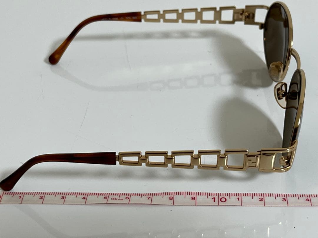 FENDI　フェンディ　オーバル　サングラス　フェンディ ケース付き　美品