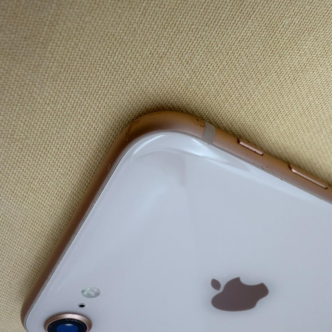 ☆14680　Apple iPhone 8 本体　ゴールド　中古