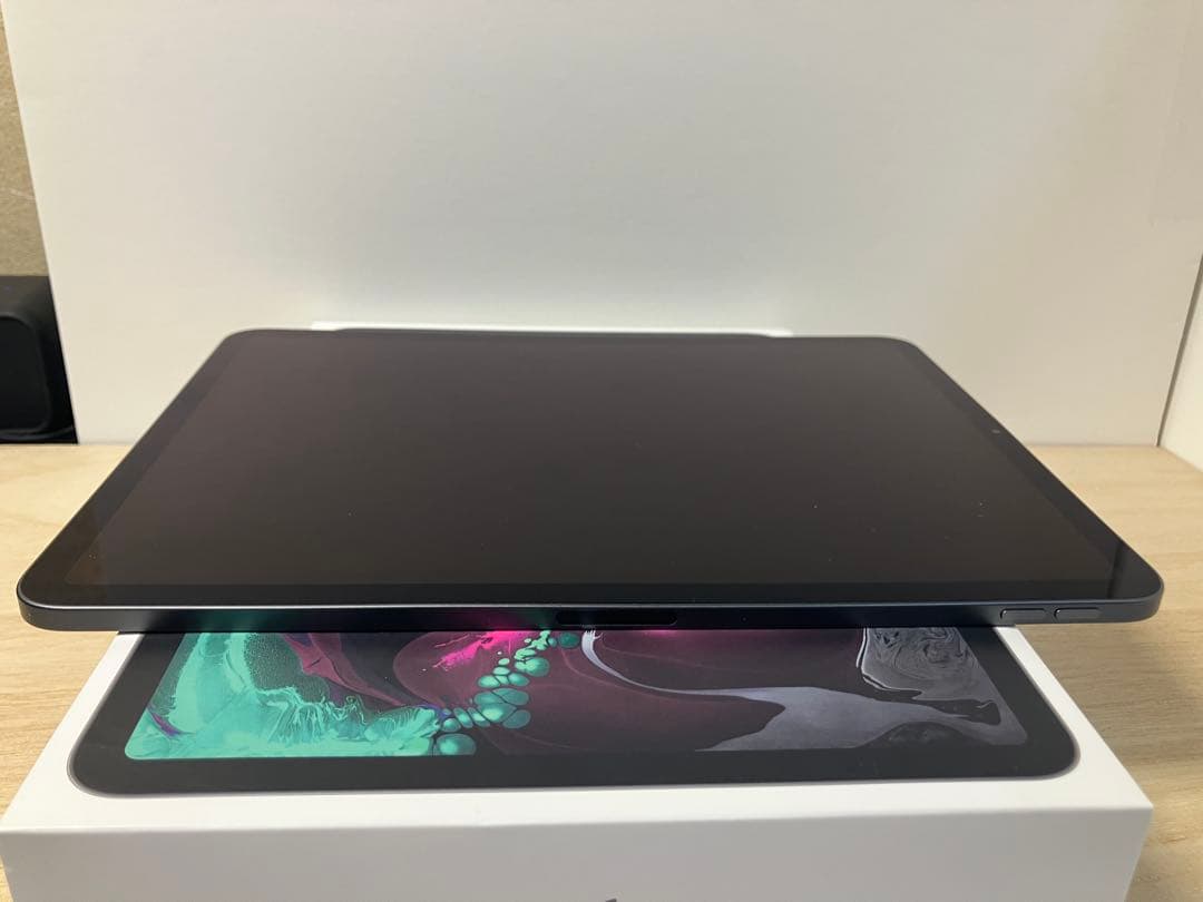 か*郎様 iPad Pro 11インチ 第一世代 スペースグレー 64GB Wi