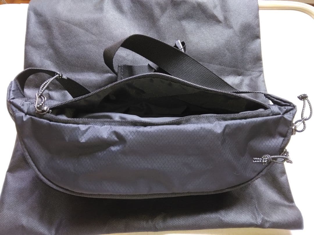 MARGARET HOWELL MIZUNO ボディバッグ ブラック