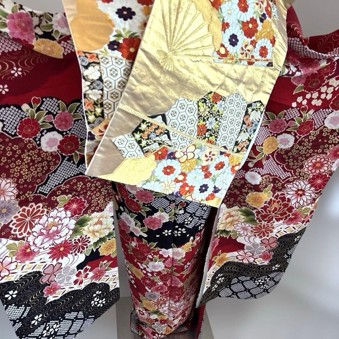 未使用に近い　豪華正絹フルセット　王道古典柄　赤色　花柄刺繍　金彩　成人式に