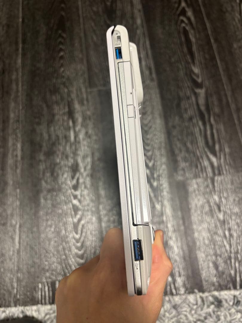 富士通 LIFEBOOK SH75/X 軽量モデル