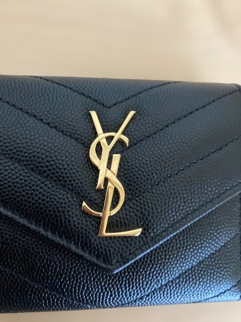 正規品イブサンローラン財布　極美品❣️