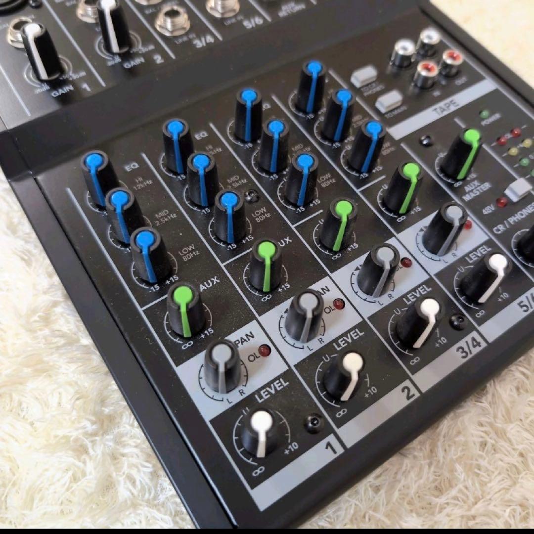 ★極美品★MACKIE MIX8 アナログミキサー 本体のみ 電源ケーブル欠品