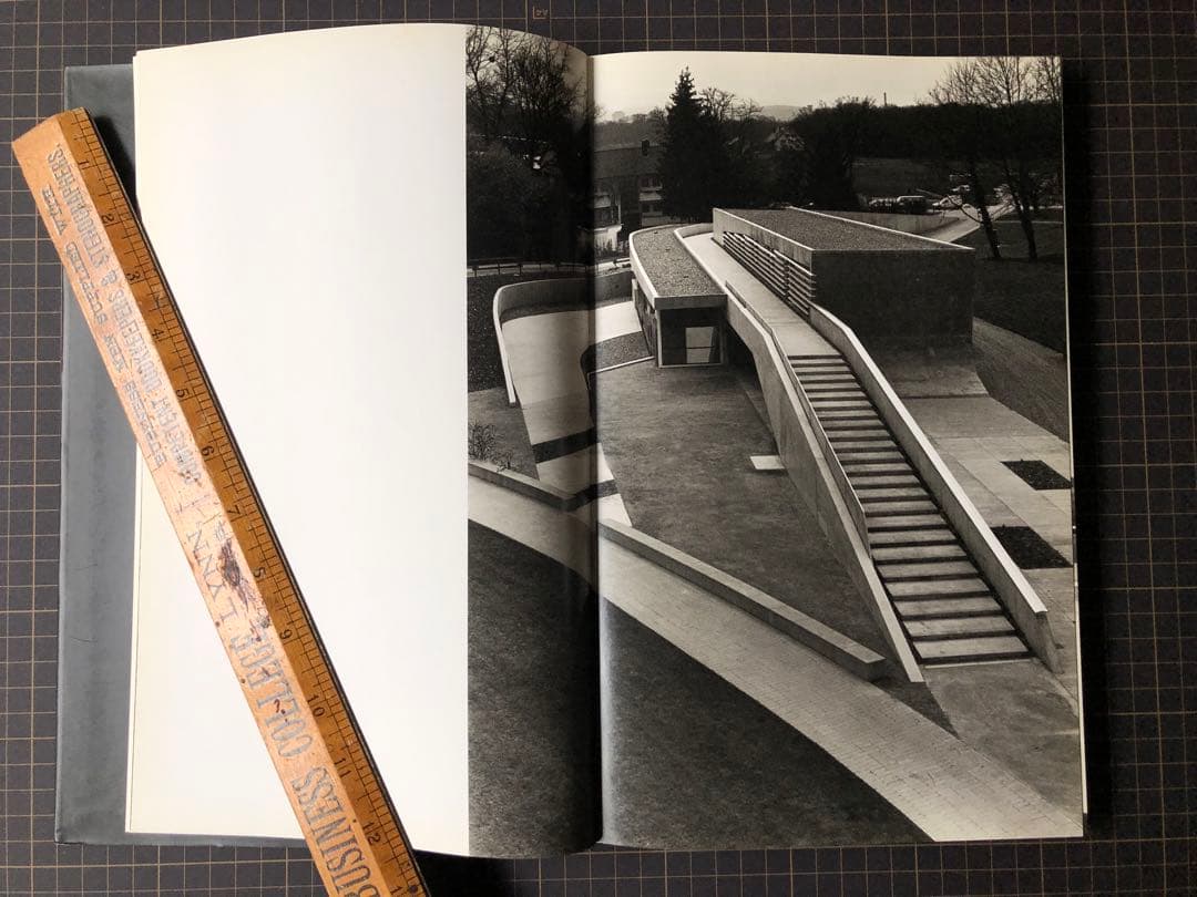 洋書 Architecture of Zaha Hadid ザハ・ハディッド