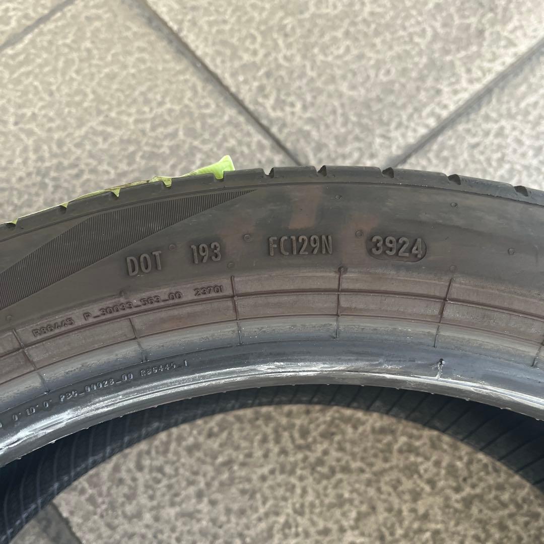 Pirelli Cinturato P7 235/40R19 4本セット