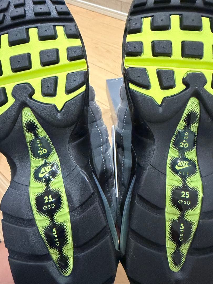 靴 Nike Air Max 95 NEON