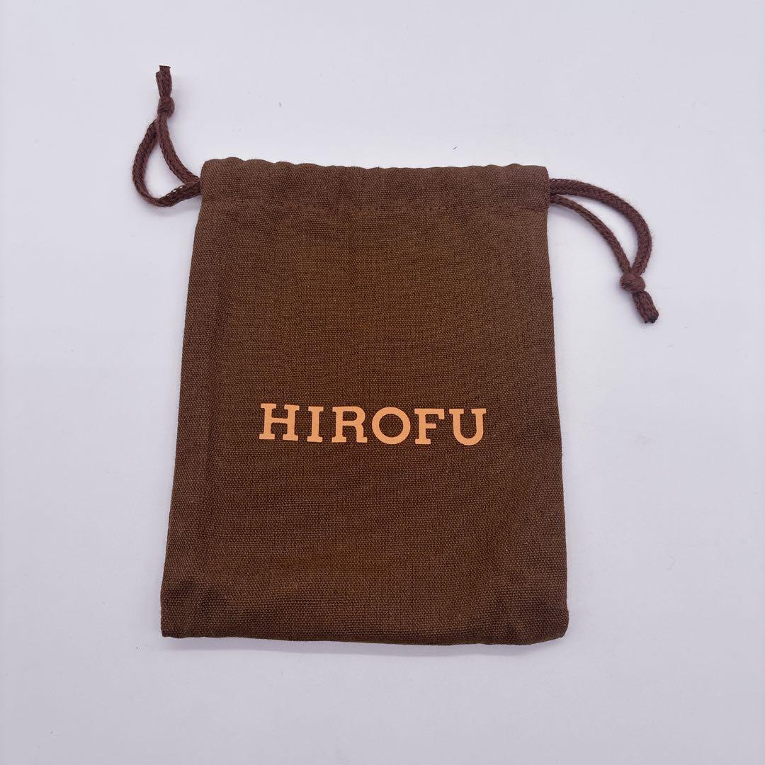 極美品✴︎ヒロフ　センプレ　二つ折り財布　かぶせ　フラップ　レザー　本革　エンボス