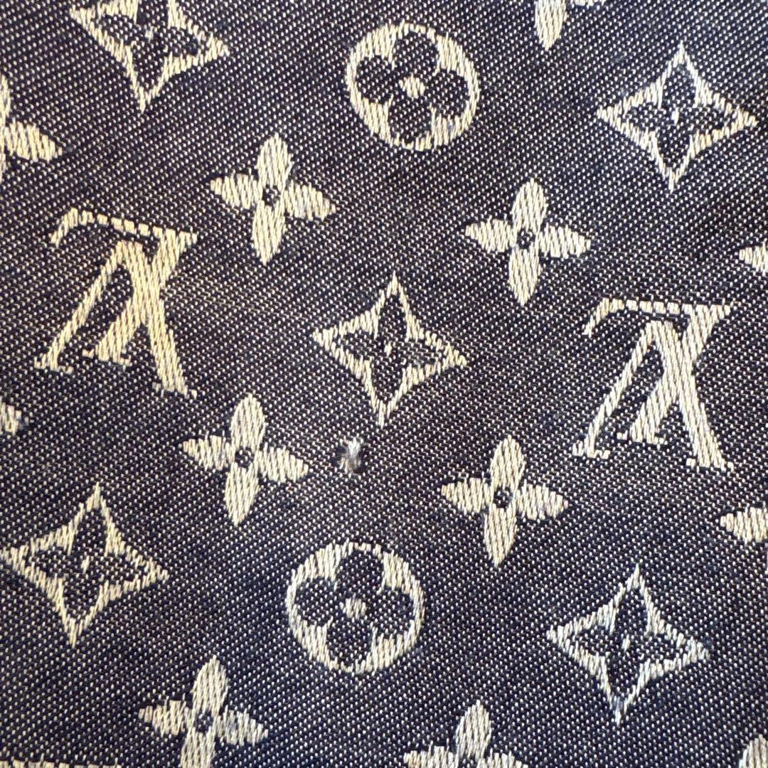 LOUIS VUITTON ネイビー ×シルバー　大判ストール