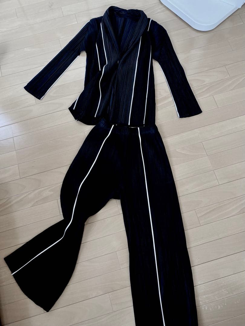 PLEATS PLEASE プリーツデザインの長袖カーディガン　ジャケット