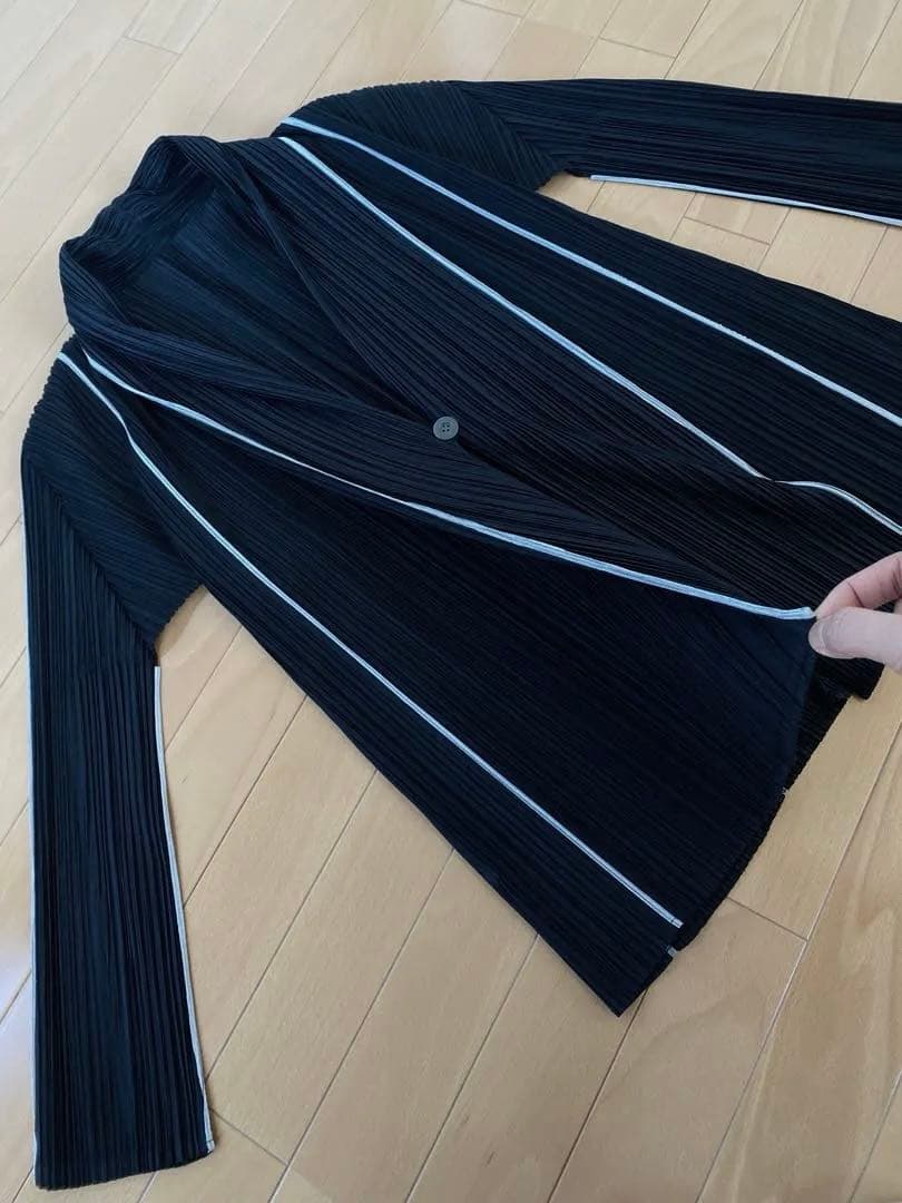 PLEATS PLEASE プリーツデザインの長袖カーディガン　ジャケット