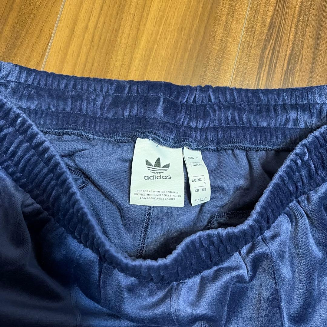 adidas originals ベロア トラックパンツ ベッケンバウアー