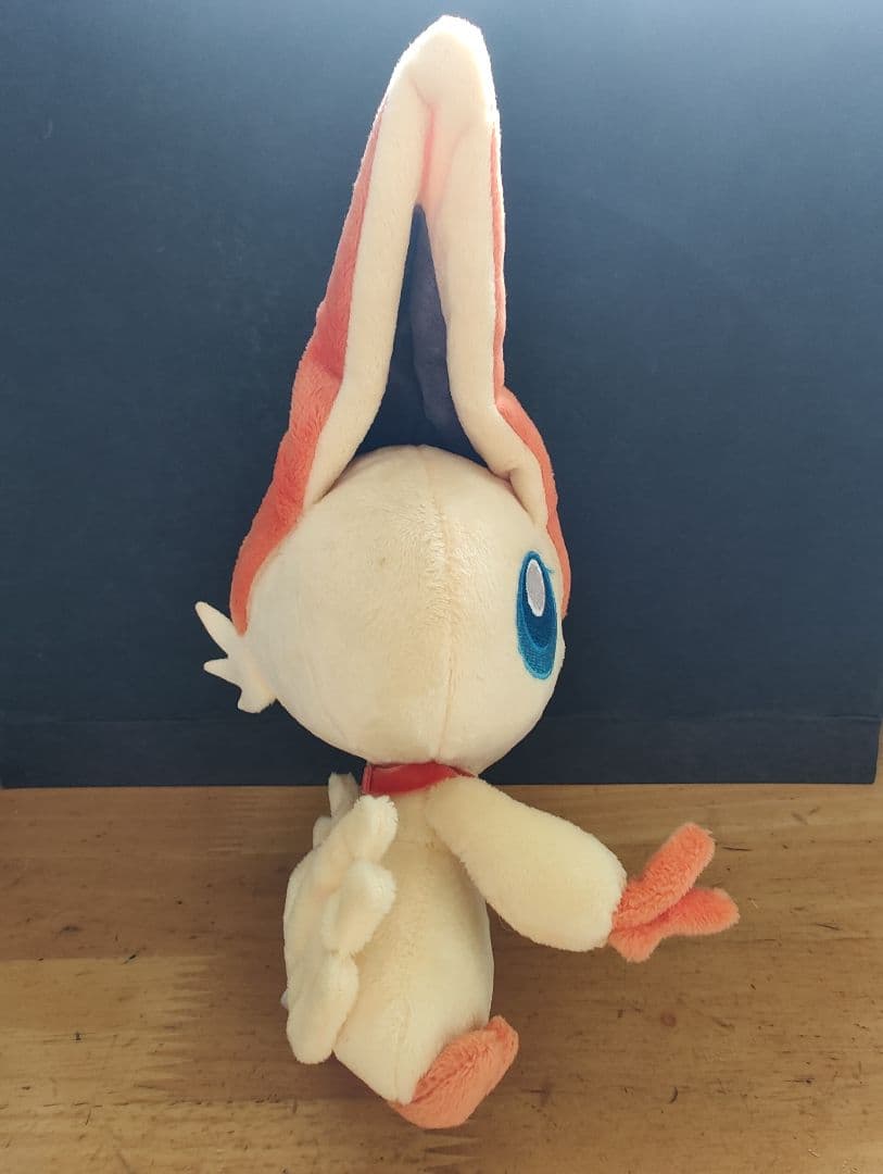 【希少】ビクティニ ぬいぐるみ ポケモンセンタートウホク限定 やすらぎの鈴