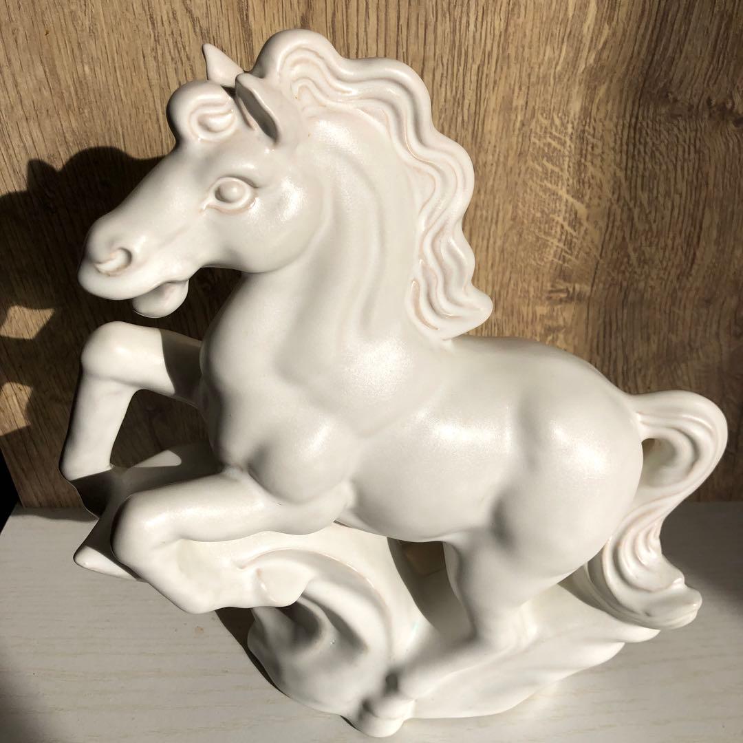 白い馬の置物　神馬　白馬　陶器