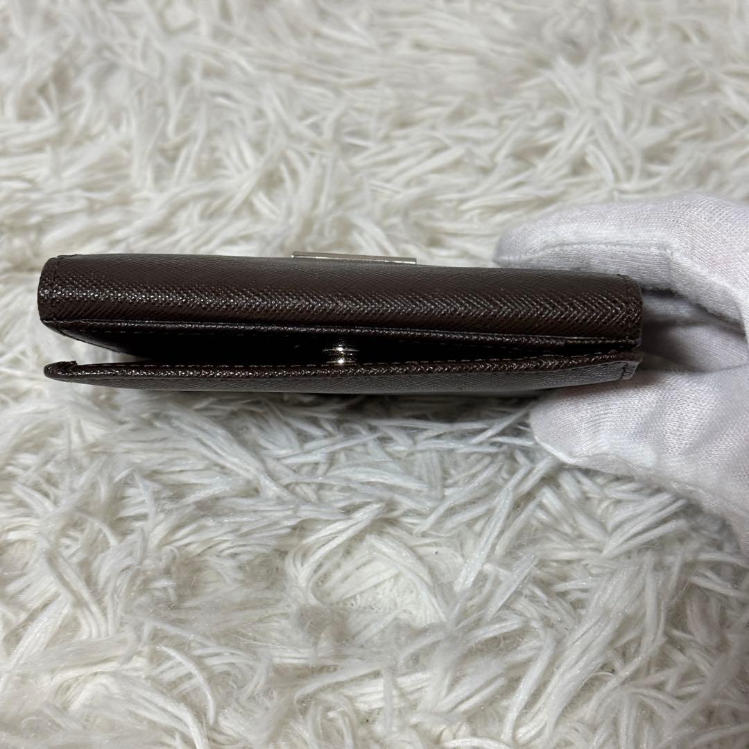 未使用✨BURBERRY バーバリー　レザー　二つ折り財布　ブラウン
