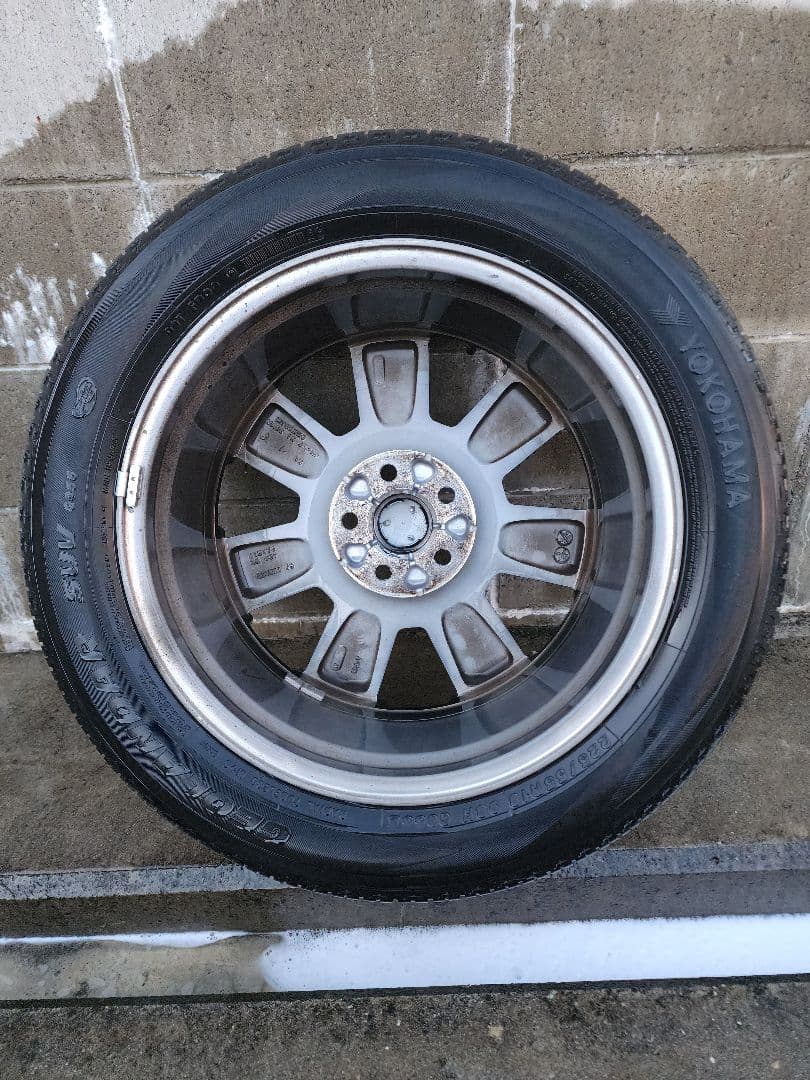 デリカD5 純正ホイールとタイヤ 中古 注意1本のみ