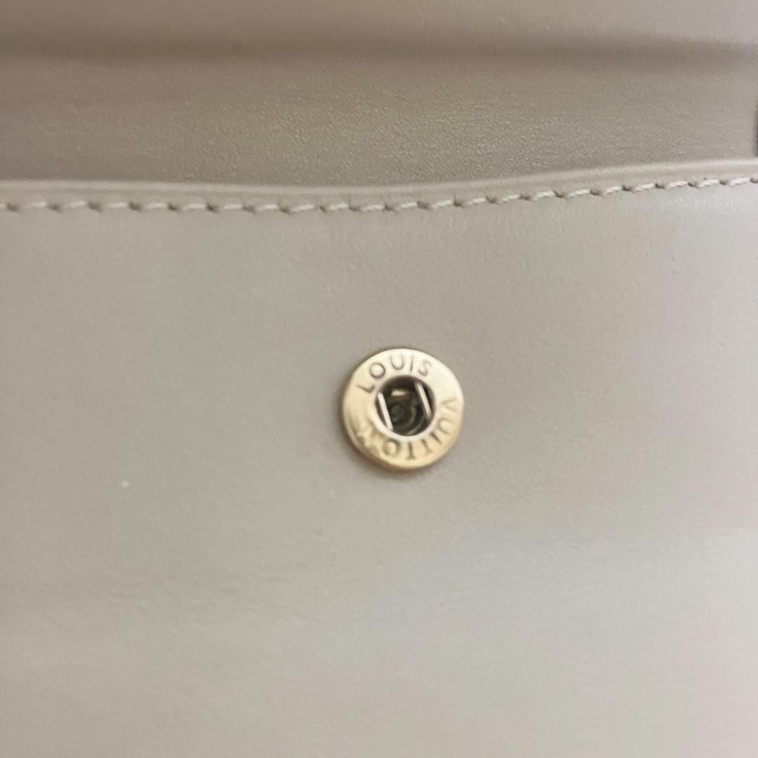 B973【人気】LOUIS VUITTON★ヴェルニ 二つ折り財布 ジップ 黒