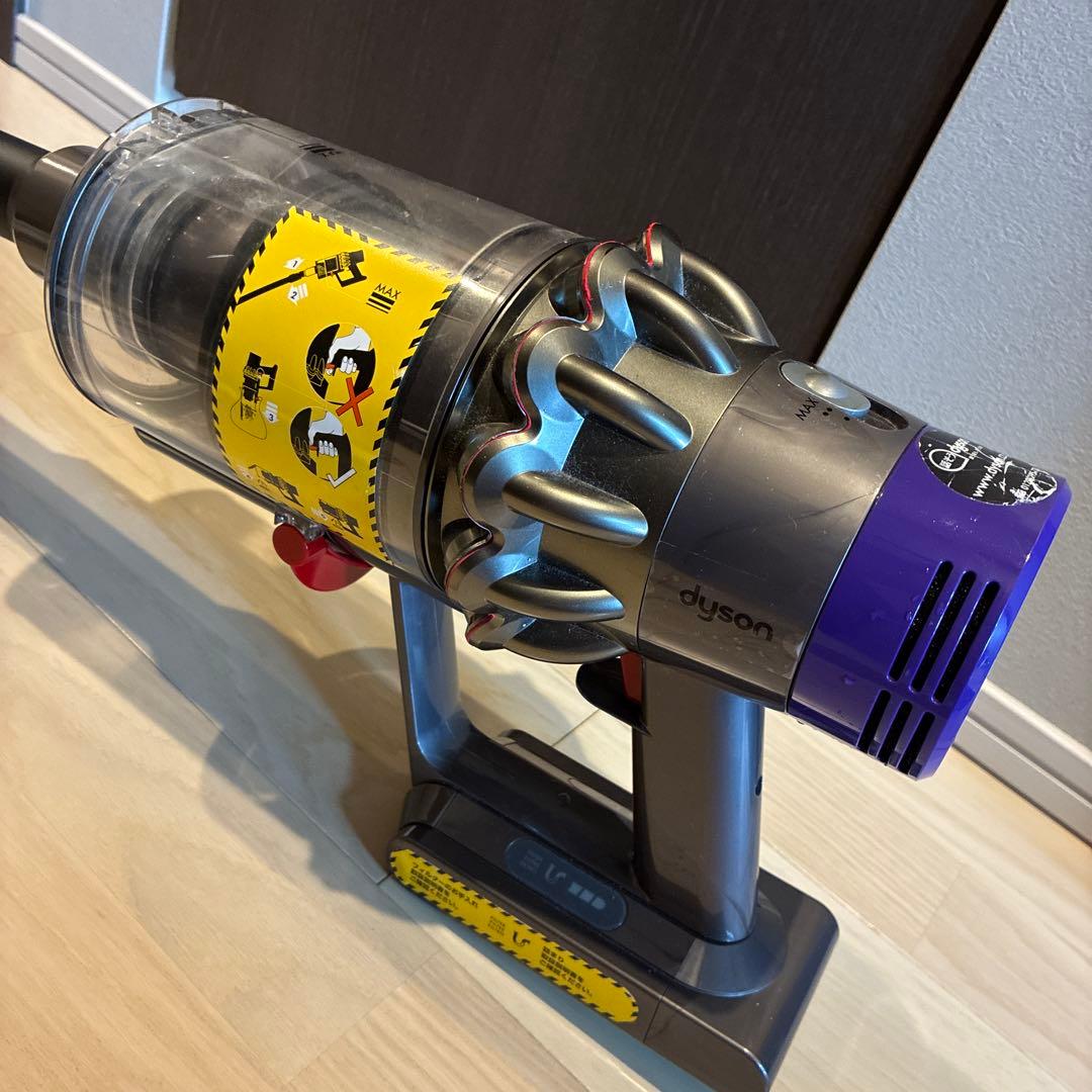 Dyson ダイソン Cyclone V10 Fluffy SV12