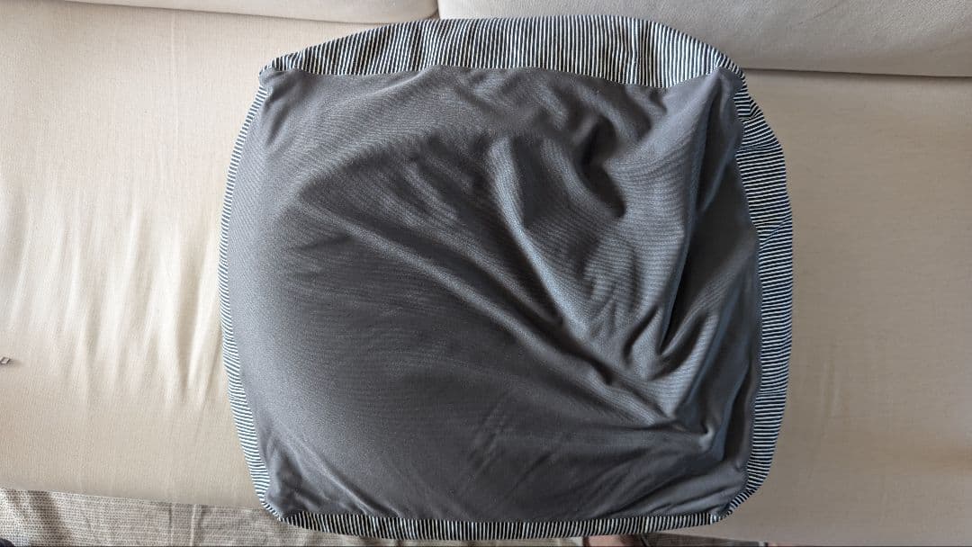 【引取限定】体にフィットするソファ小　ヒッコリー