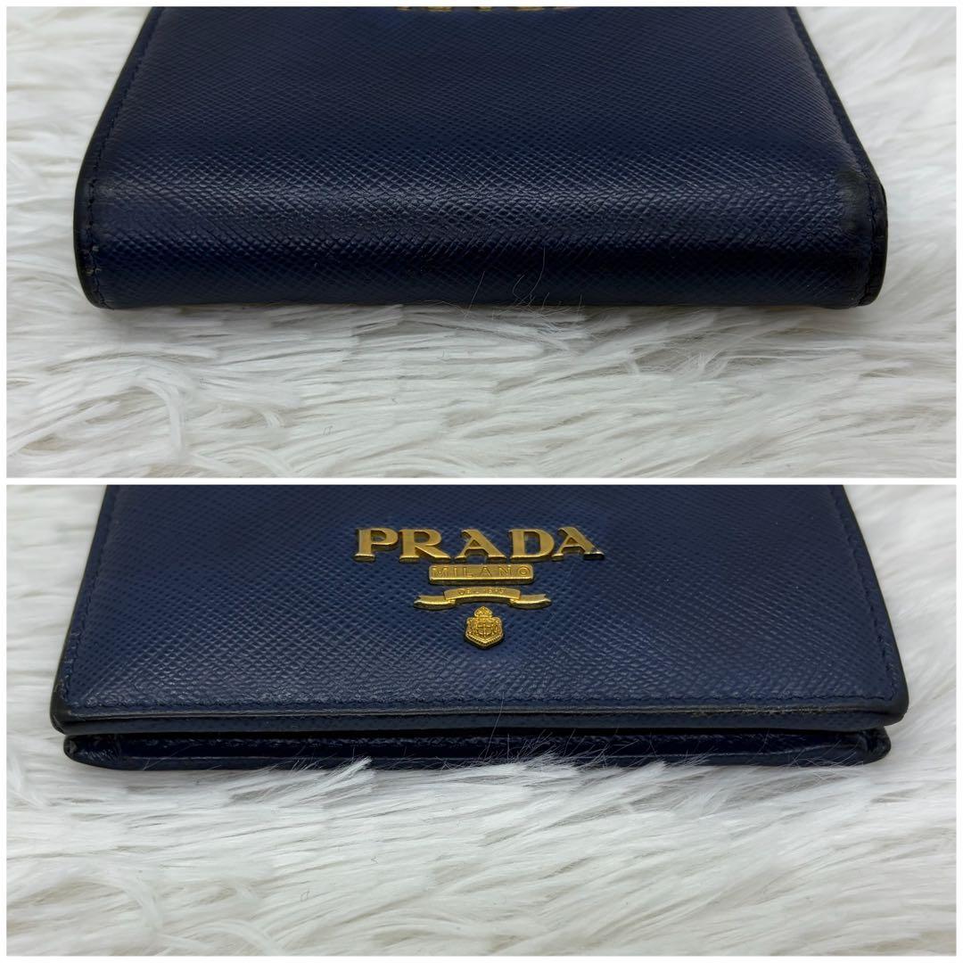 美品✨️プラダ 二つ折り財布 レザー サフィアーノ ゴールド金具 ネイビー