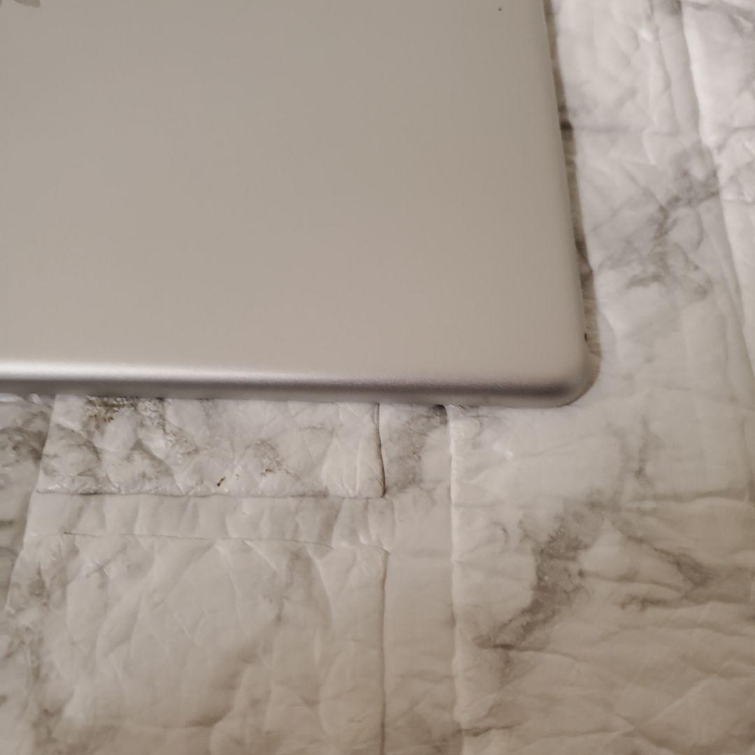 105 iPad pro 12.9 2世代 64GB Wi-Fi シルバー