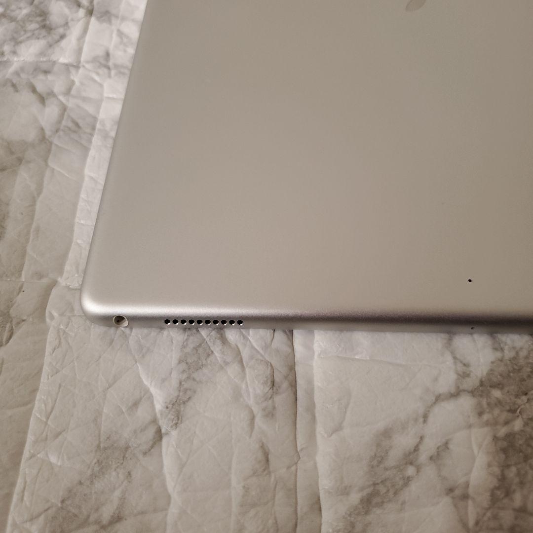 105 iPad pro 12.9 2世代 64GB Wi-Fi シルバー